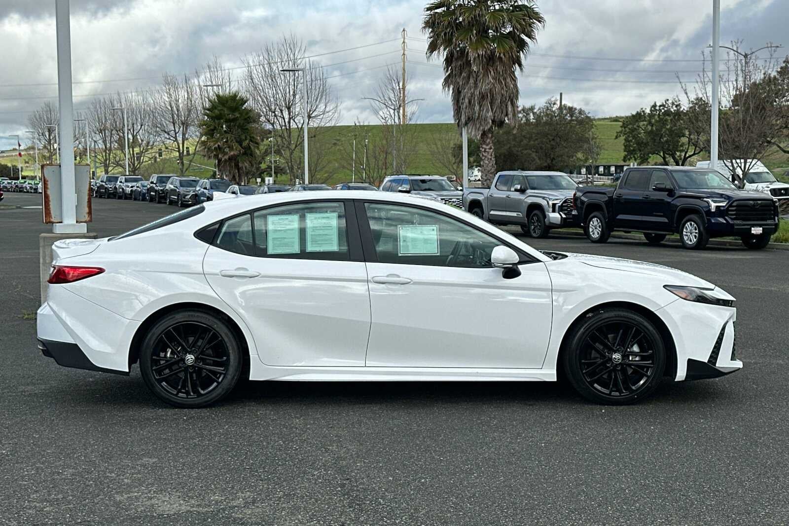 2025 Toyota Camry SE 4D Sedan