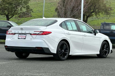 2025 Toyota Camry SE 4D Sedan