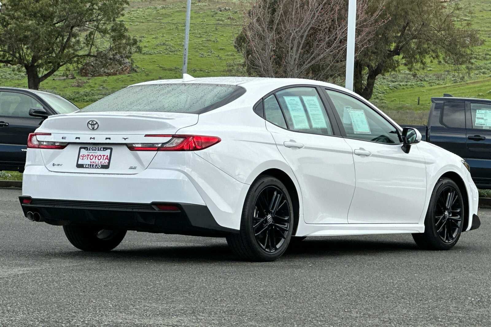 2025 Toyota Camry SE 4D Sedan
