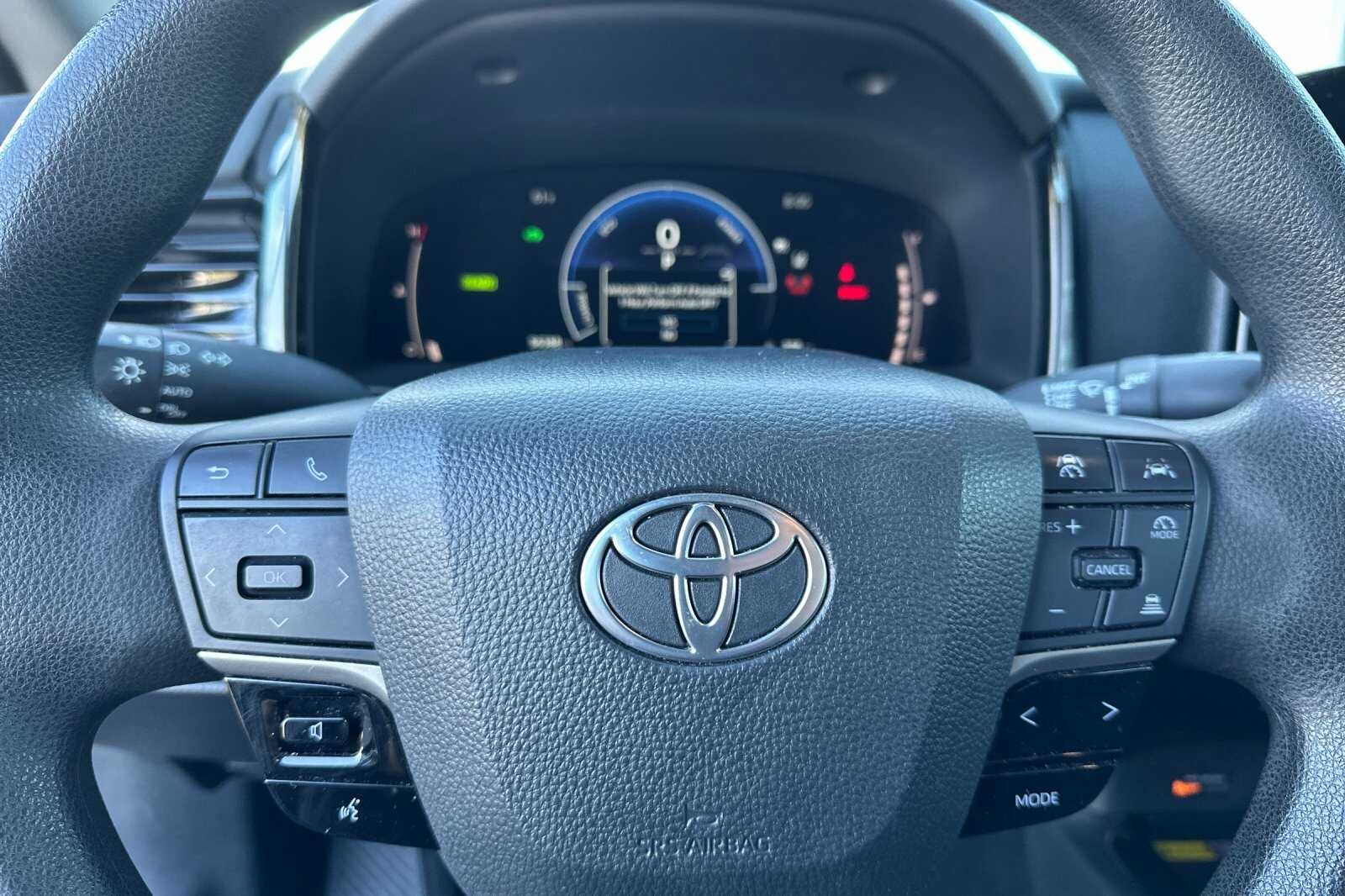 2025 Toyota Camry LE 4D Sedan