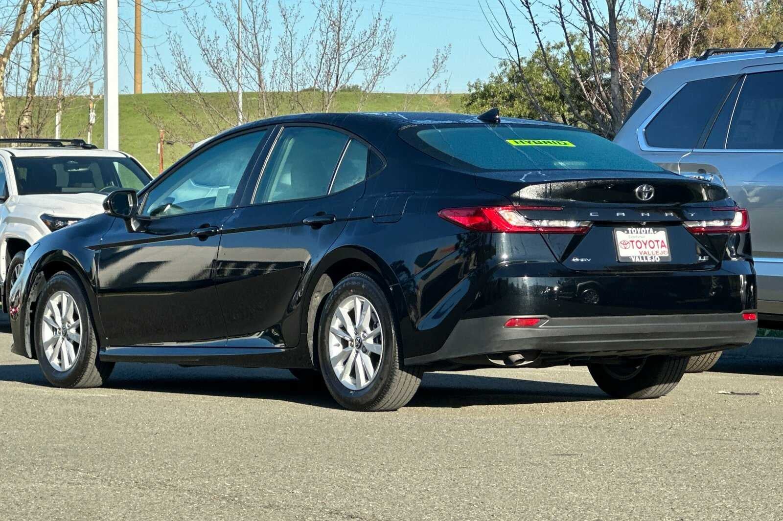 2025 Toyota Camry LE 4D Sedan