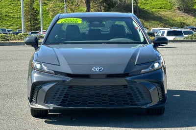 2025 Toyota Camry SE 4D Sedan