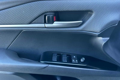 2025 Toyota Camry SE 4D Sedan