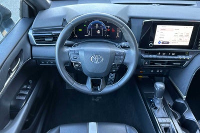 2025 Toyota Camry SE 4D Sedan