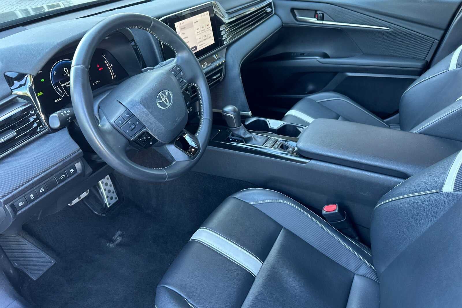 2025 Toyota Camry SE 4D Sedan