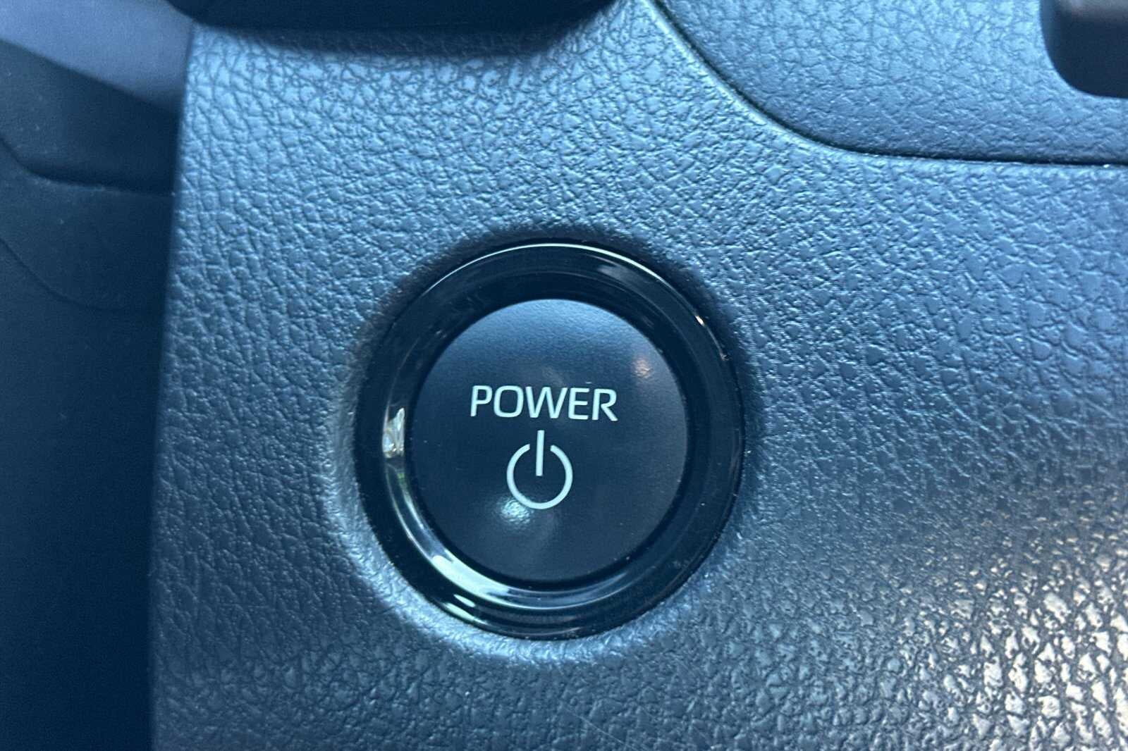 2025 Toyota Camry SE 4D Sedan