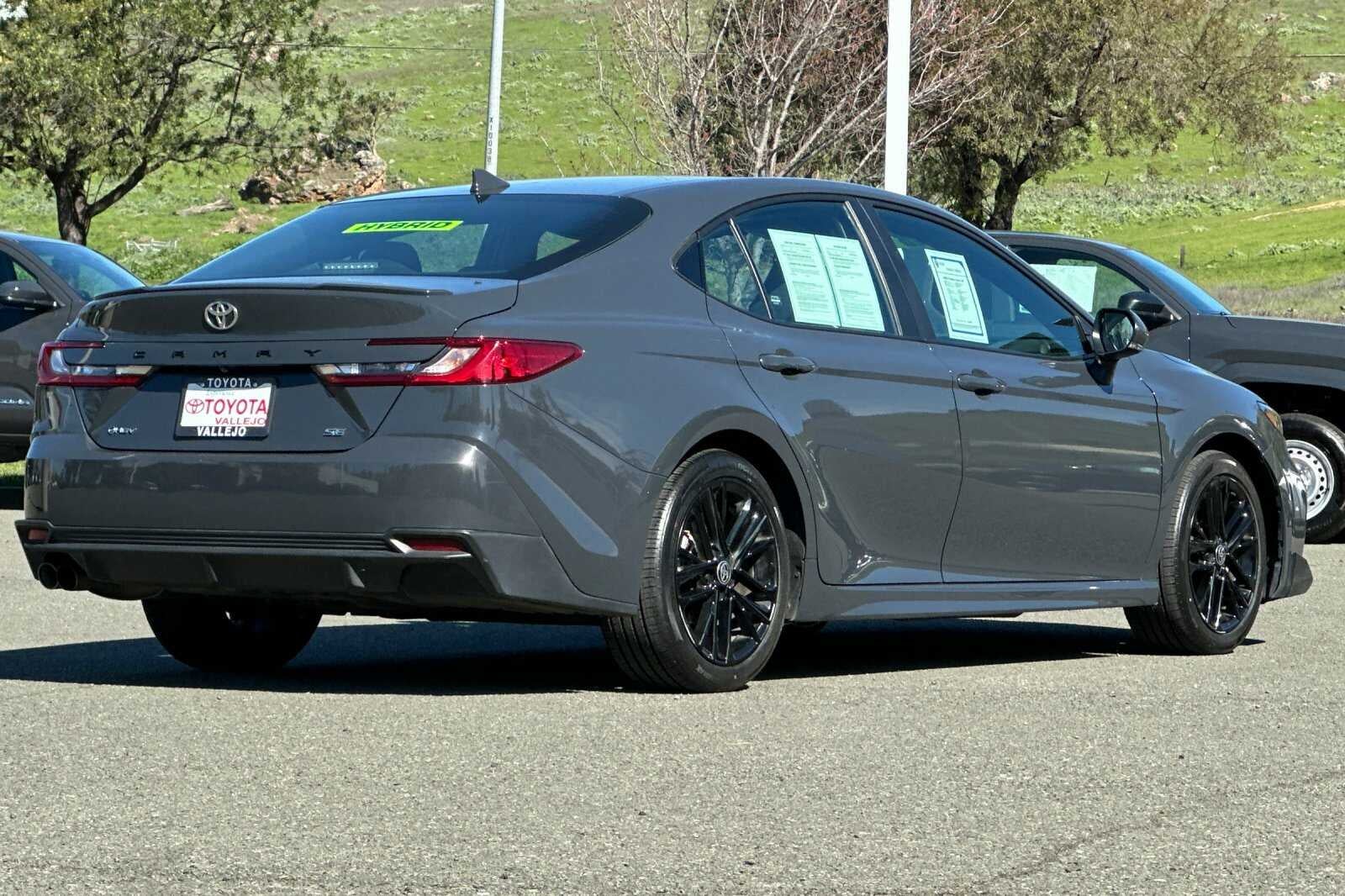 2025 Toyota Camry SE 4D Sedan