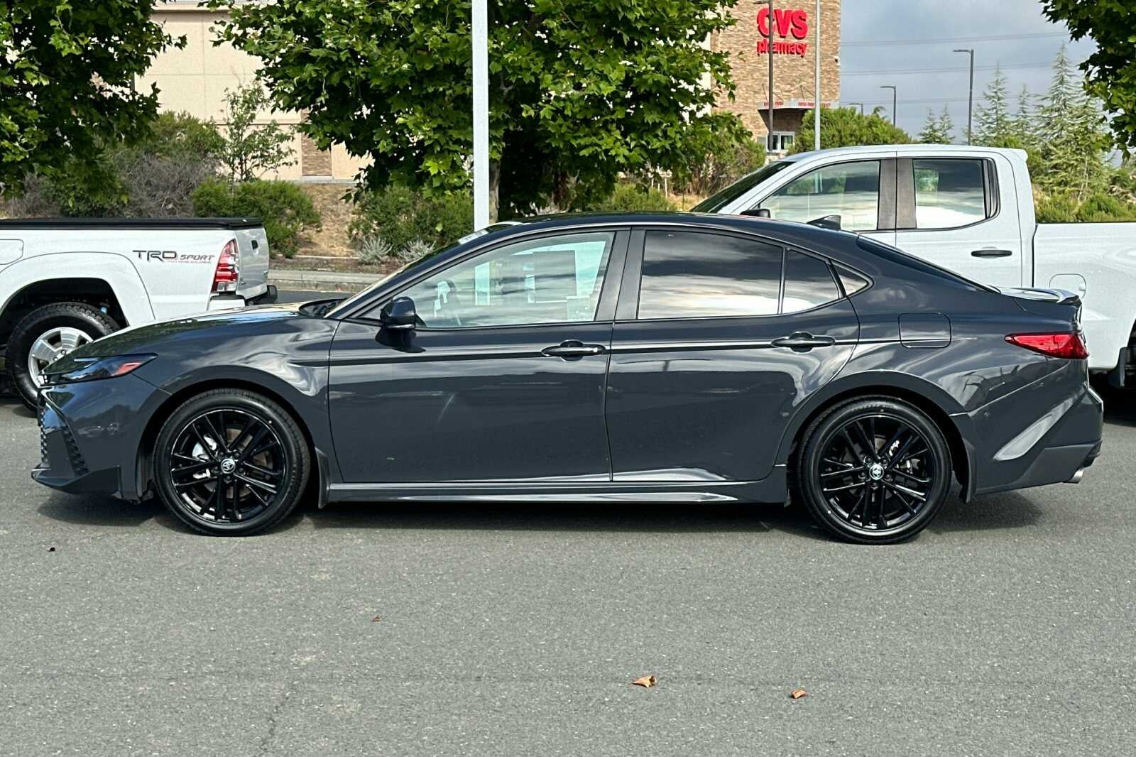 2025 Toyota Camry SE 4D Sedan
