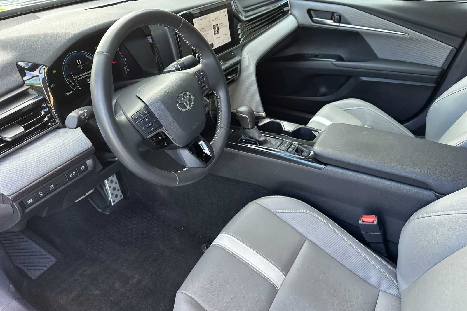 2025 Toyota Camry SE 4D Sedan