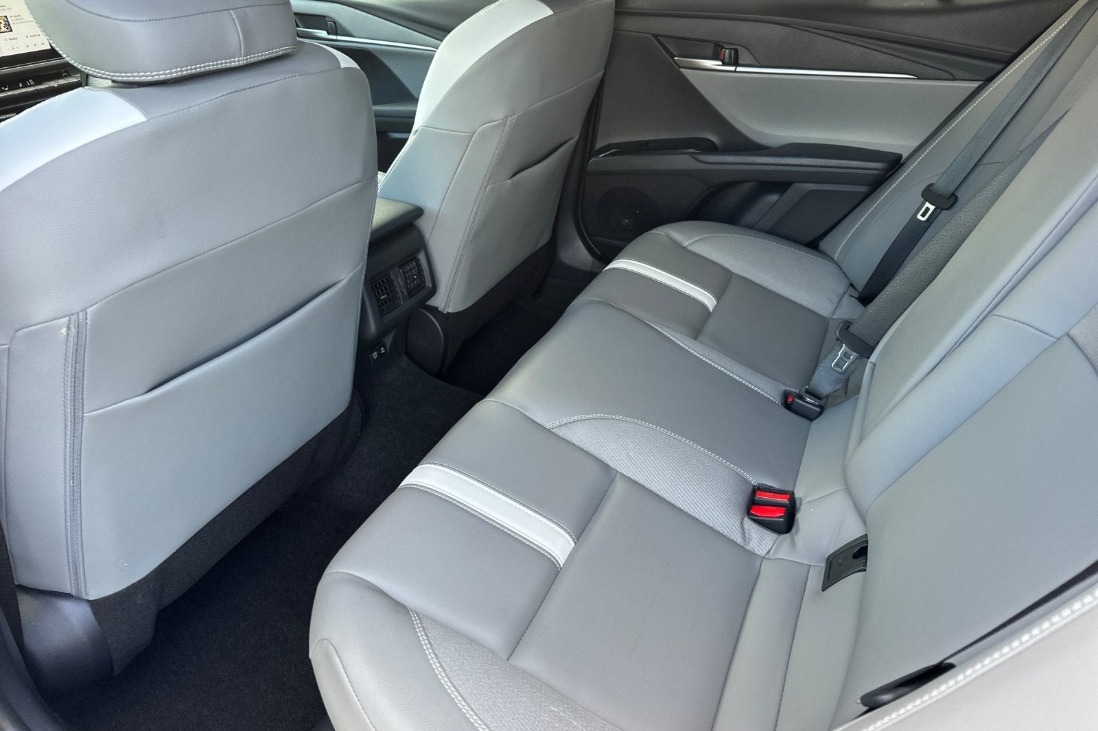 2025 Toyota Camry SE 4D Sedan
