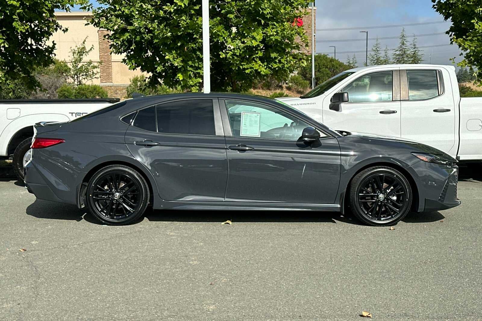 2025 Toyota Camry SE 4D Sedan