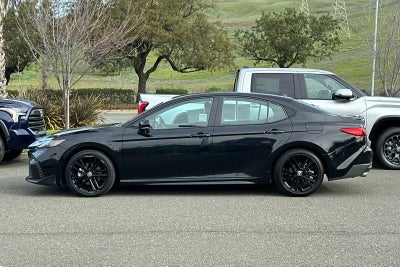 2025 Toyota Camry SE 4D Sedan
