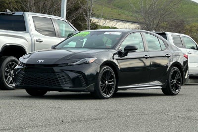 2025 Toyota Camry SE 4D Sedan
