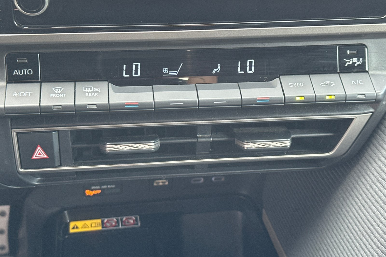 2025 Toyota Camry SE 4D Sedan