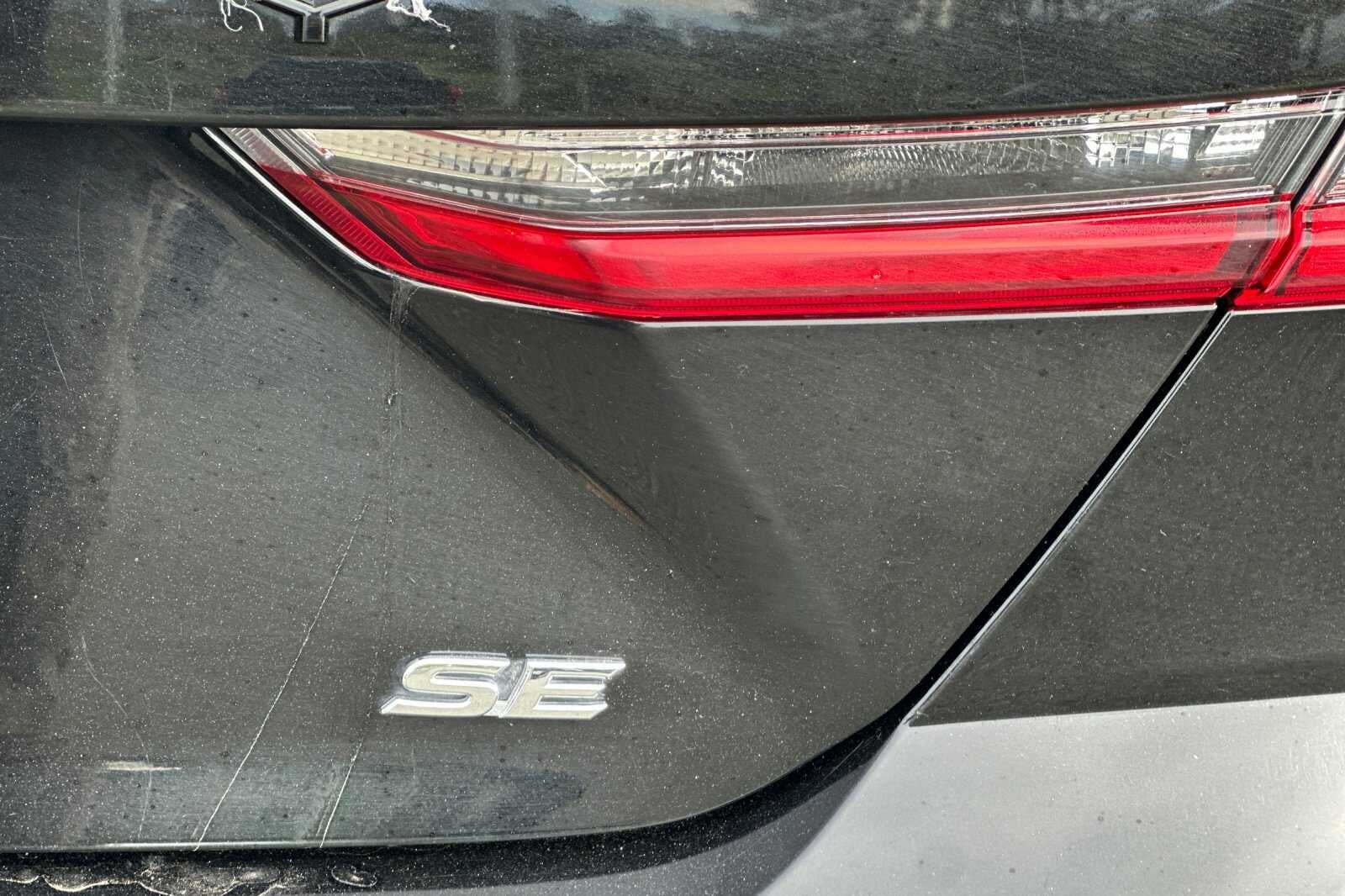 2025 Toyota Camry SE 4D Sedan