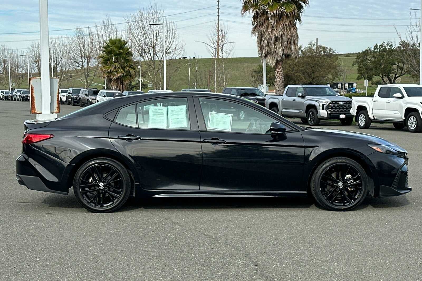 2025 Toyota Camry SE 4D Sedan