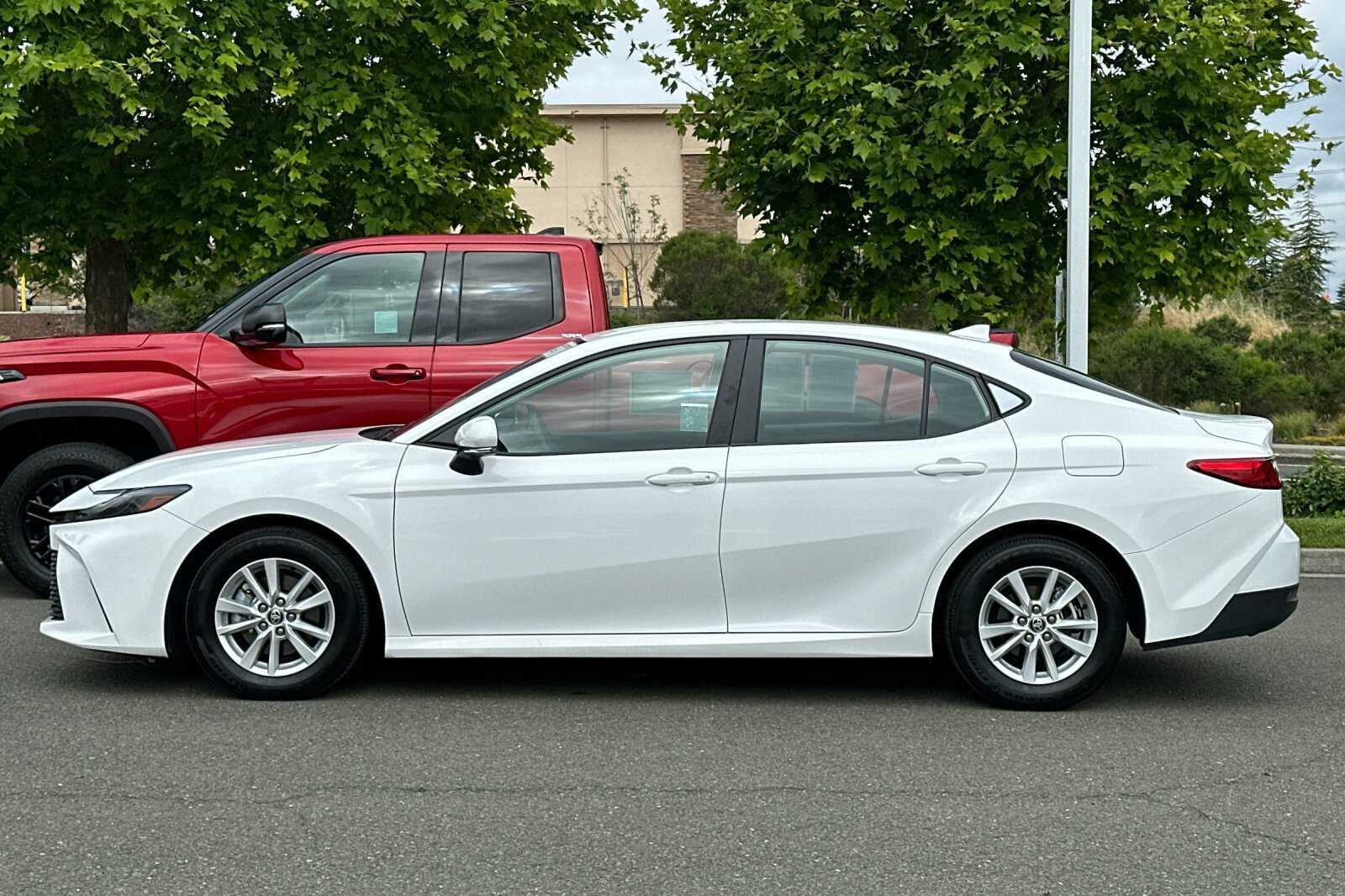 2025 Toyota Camry LE 4D Sedan