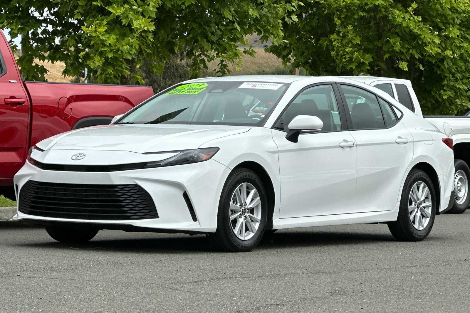 2025 Toyota Camry LE 4D Sedan