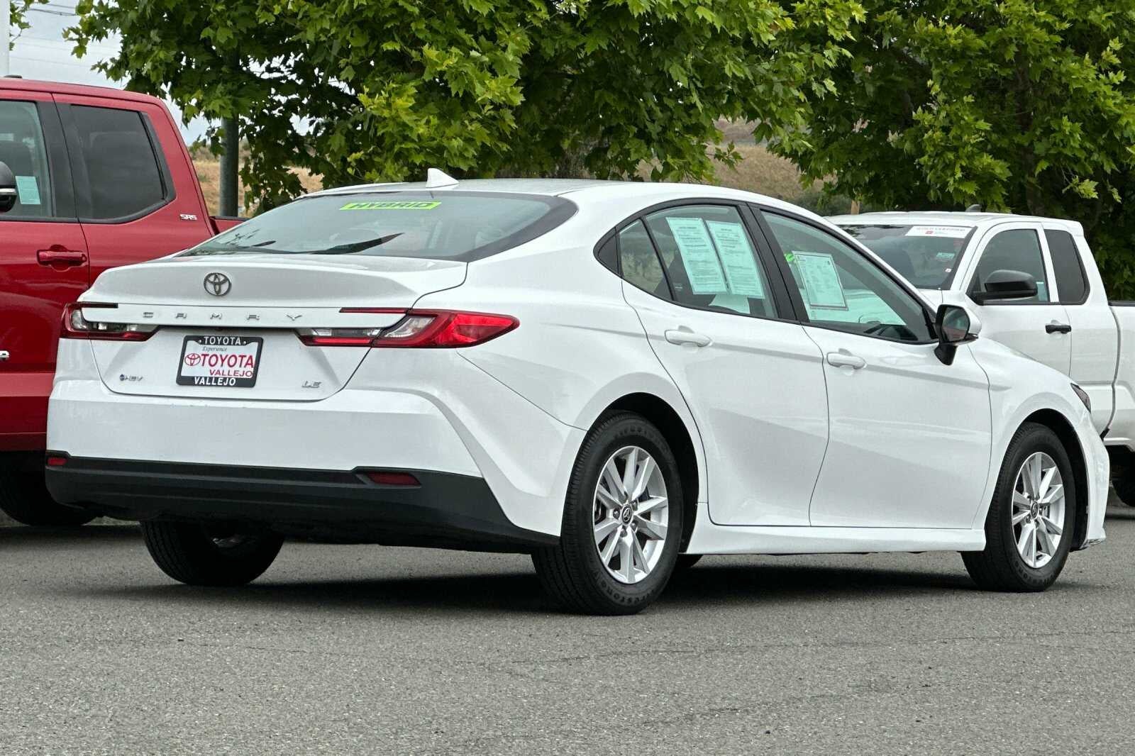 2025 Toyota Camry LE 4D Sedan