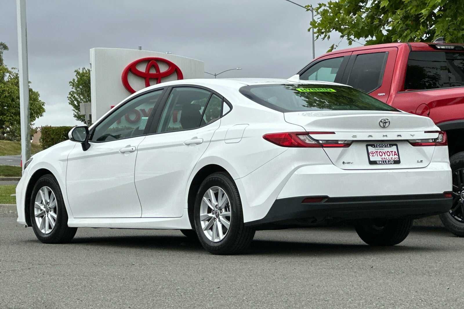 2025 Toyota Camry LE 4D Sedan