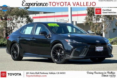 2025 Toyota Camry SE 4D Sedan