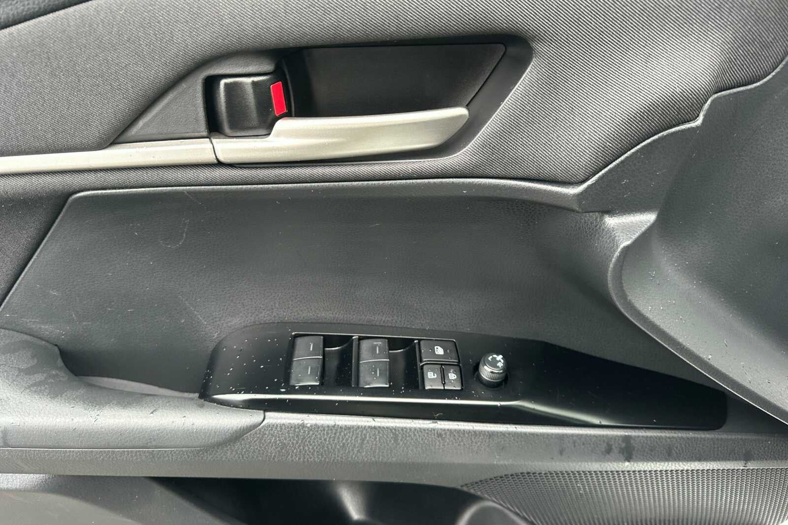 2025 Toyota Camry LE 4D Sedan