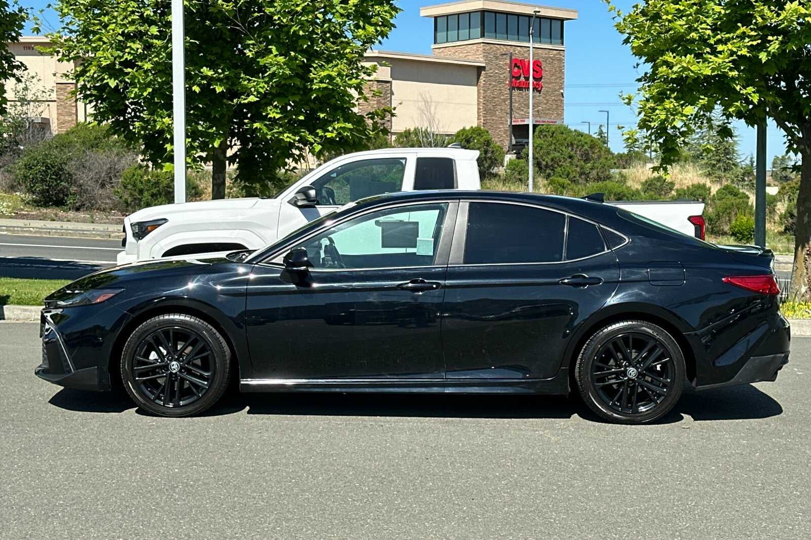 2025 Toyota Camry SE 4D Sedan