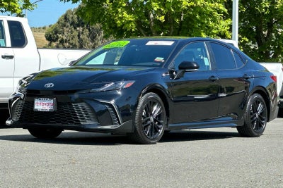 2025 Toyota Camry SE 4D Sedan