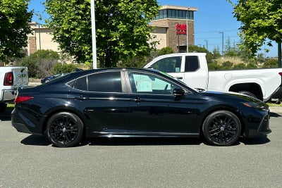 2025 Toyota Camry SE 4D Sedan