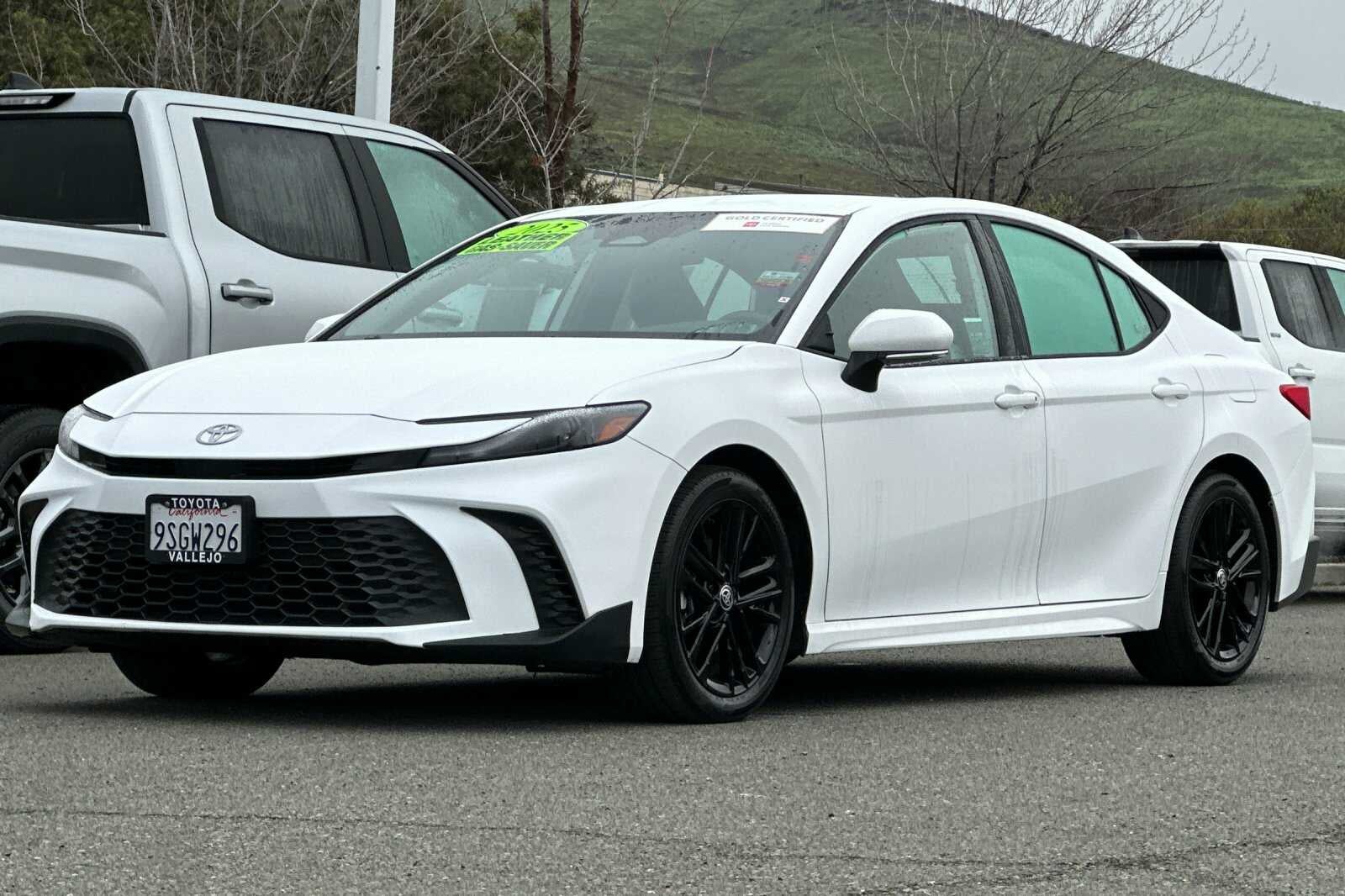 2025 Toyota Camry SE 4D Sedan
