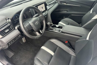2025 Toyota Camry SE 4D Sedan