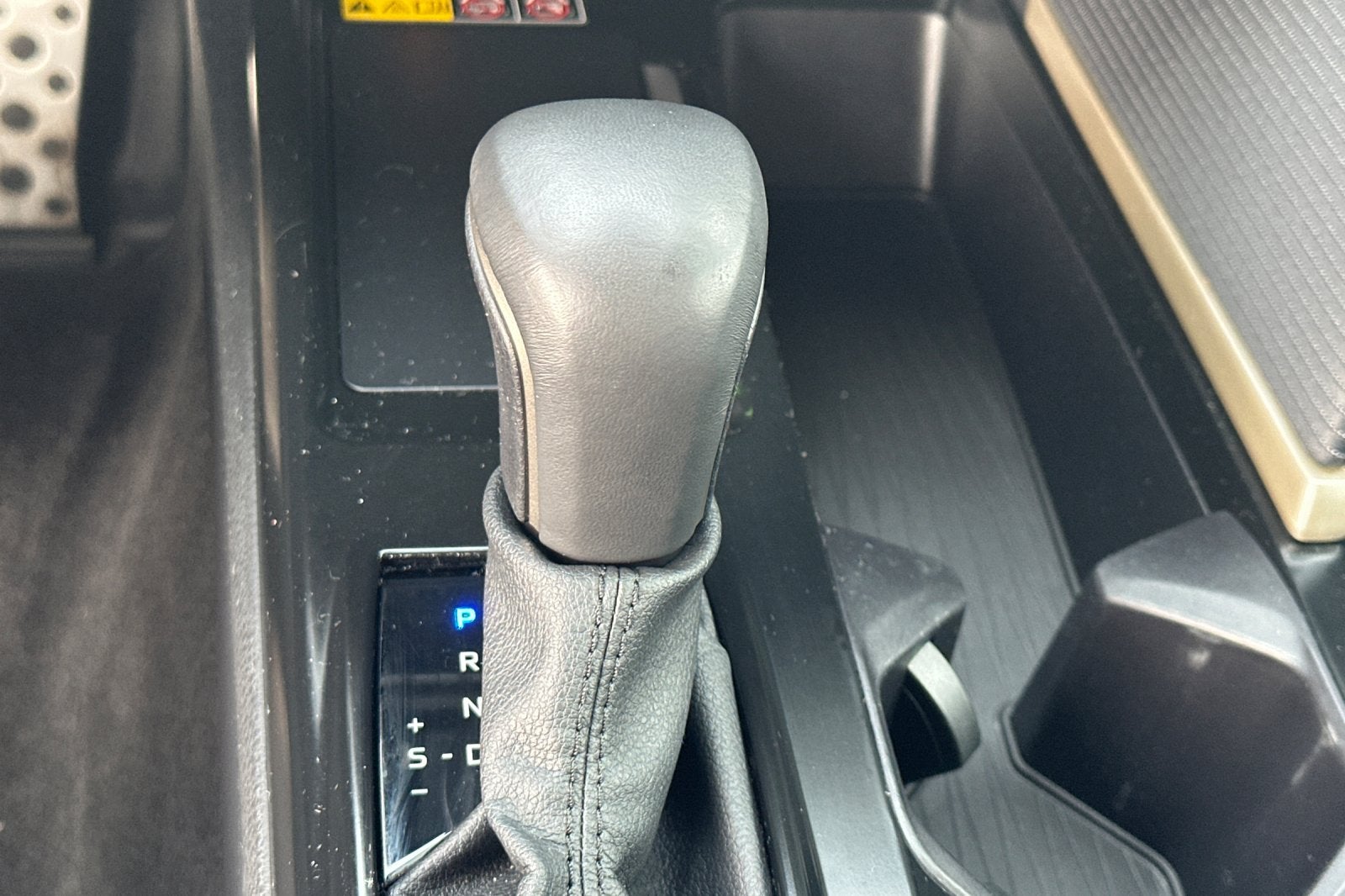 2025 Toyota Camry SE 4D Sedan