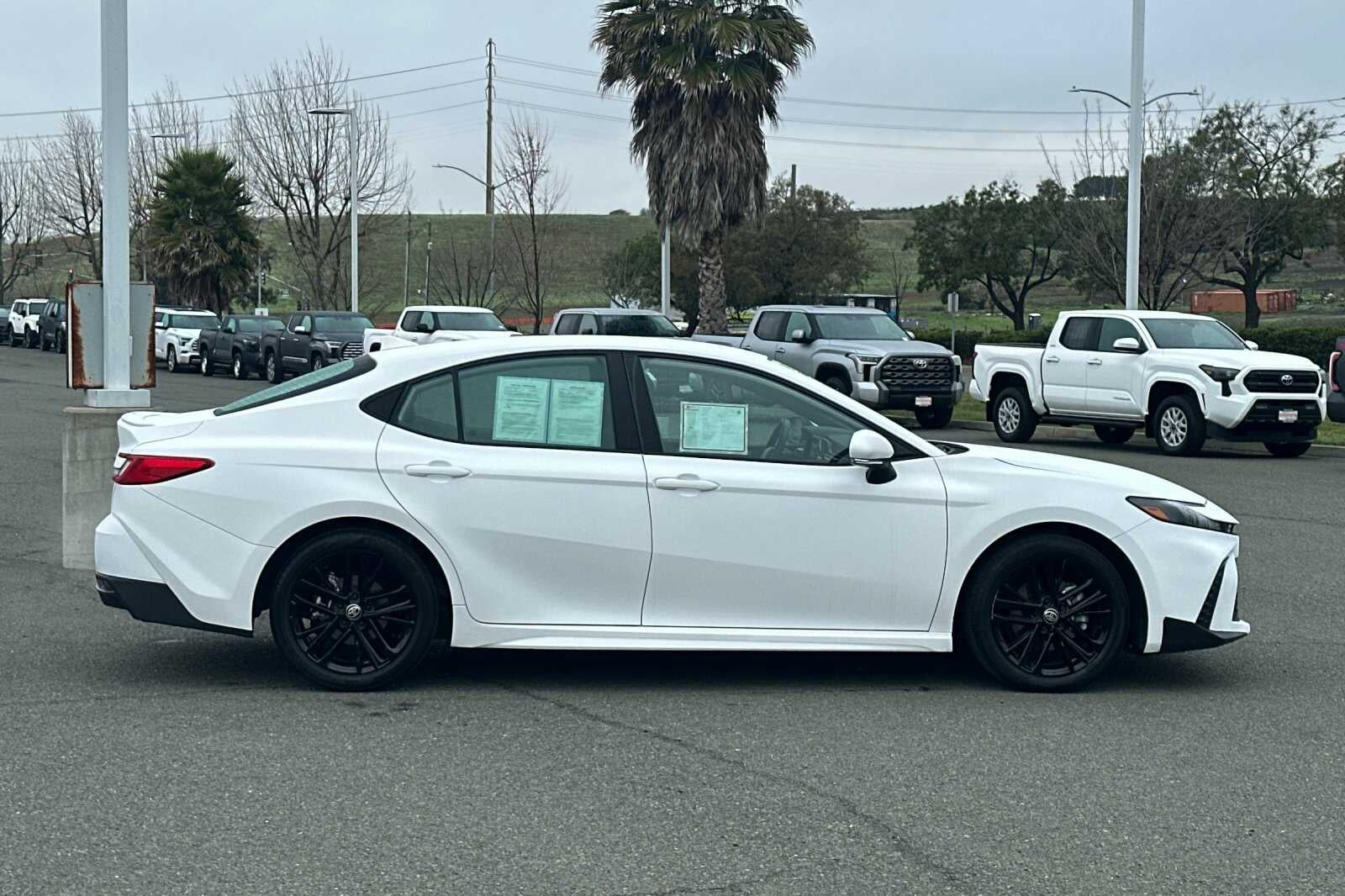 2025 Toyota Camry SE 4D Sedan