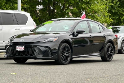 2025 Toyota Camry SE 4D Sedan
