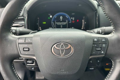2025 Toyota Camry SE 4D Sedan