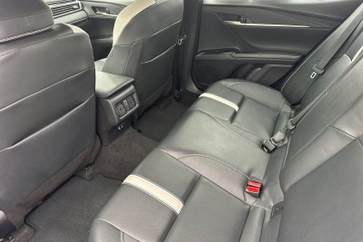 2025 Toyota Camry SE 4D Sedan