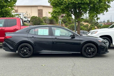 2025 Toyota Camry SE 4D Sedan