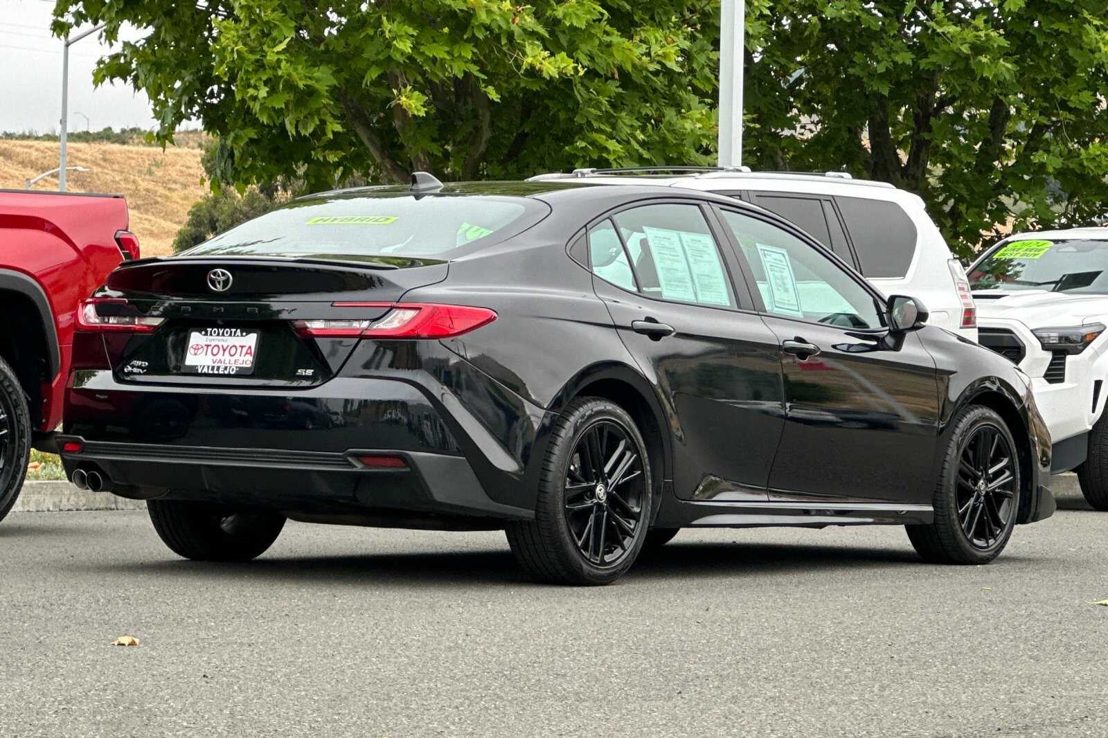 2025 Toyota Camry SE 4D Sedan