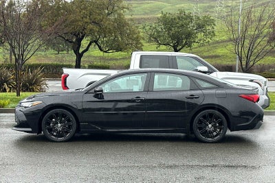 2022 Toyota Avalon Hybrid XSE Nightshade