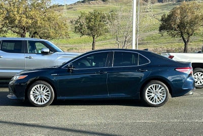 2020 Toyota Camry Hybrid XLE