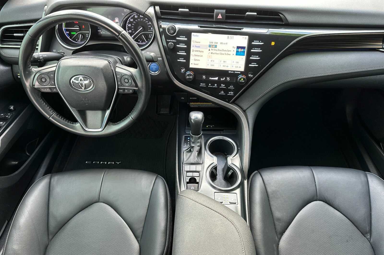 2020 Toyota Camry Hybrid XLE