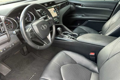 2020 Toyota Camry Hybrid XLE