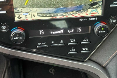 2020 Toyota Camry Hybrid XLE