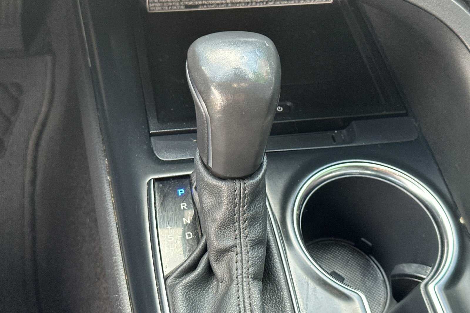 2020 Toyota Camry Hybrid XLE