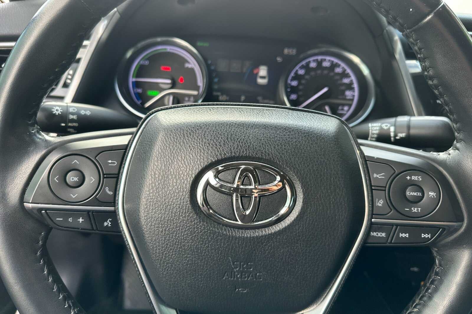 2020 Toyota Camry Hybrid XLE