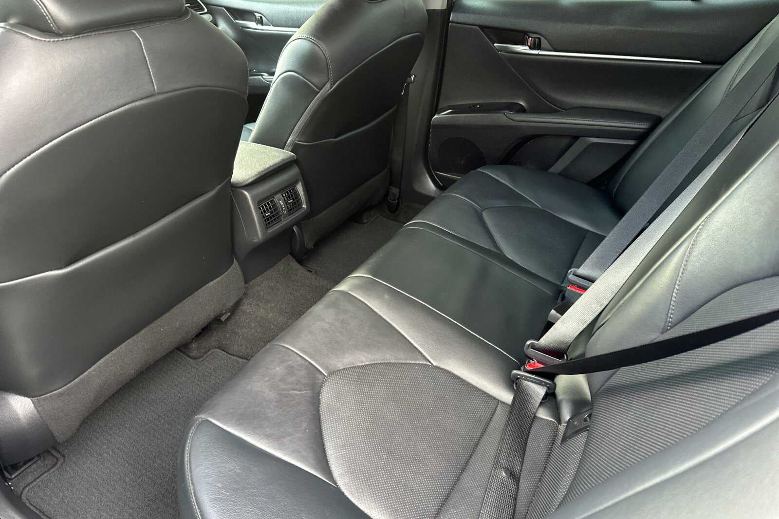 2020 Toyota Camry Hybrid XLE