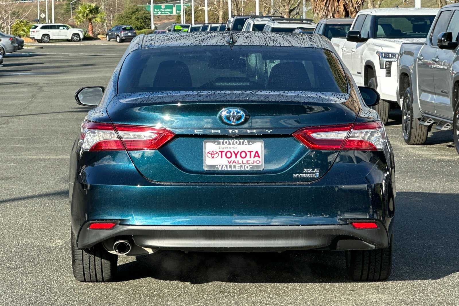 2020 Toyota Camry Hybrid XLE