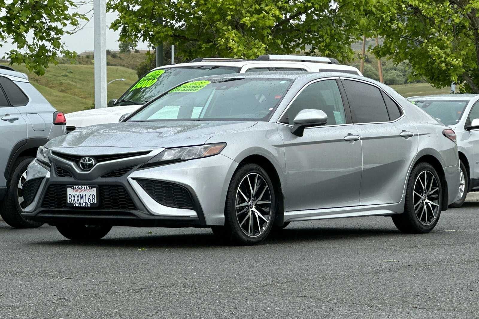 2021 Toyota Camry SE 4D Sedan