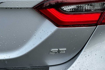 2021 Toyota Camry SE 4D Sedan