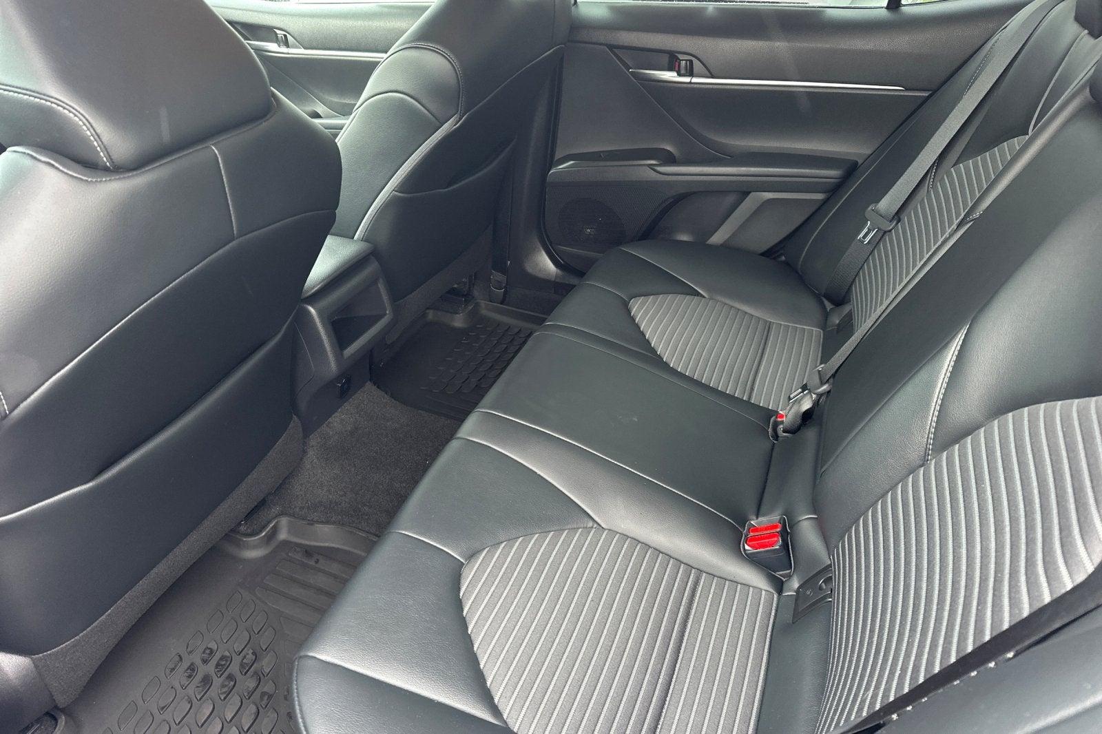 2021 Toyota Camry SE 4D Sedan